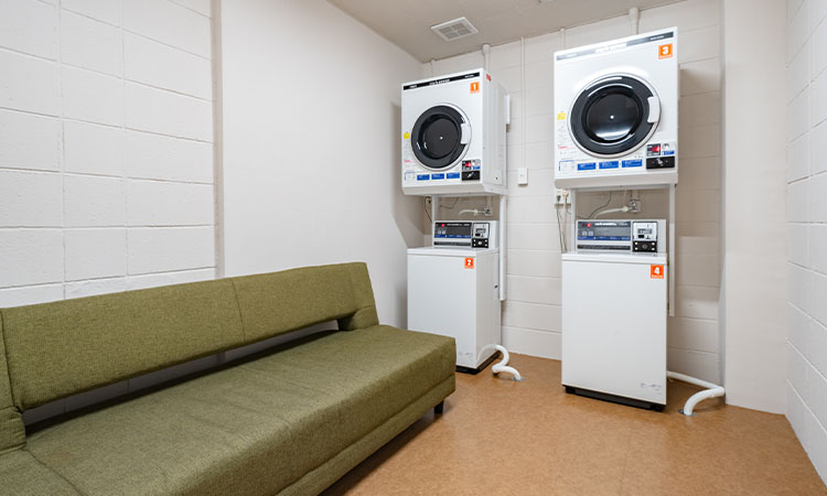 Coin laundry