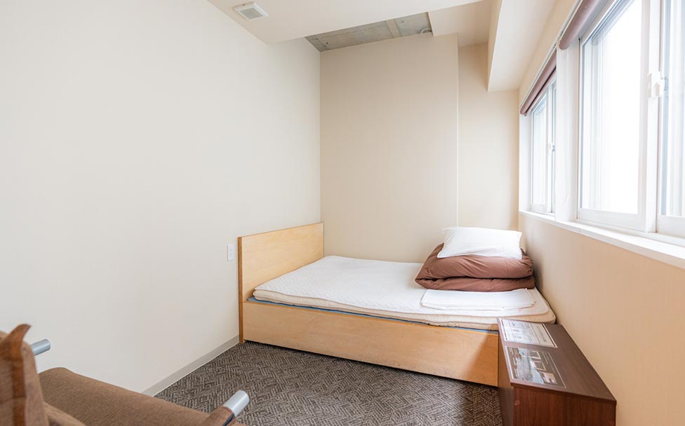 PRIVATE ROOMS