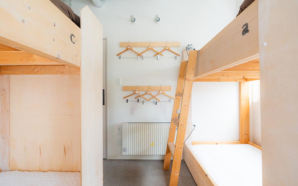 PRIVATE ROOMS