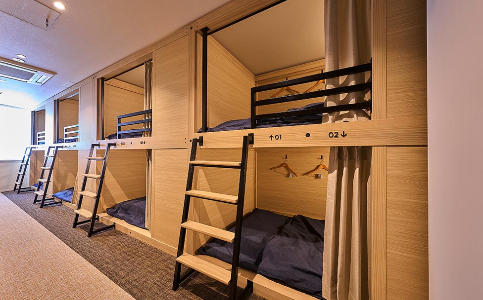 PRIVATE ROOMS