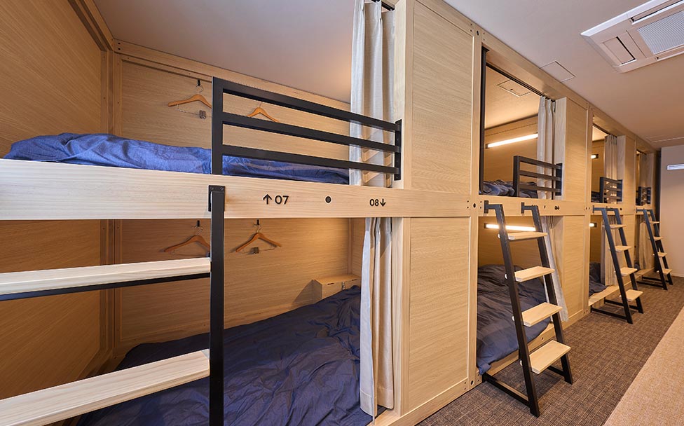 PRIVATE ROOMS