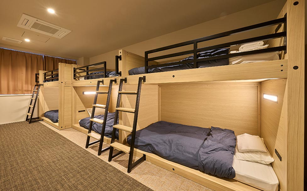PRIVATE ROOMS
