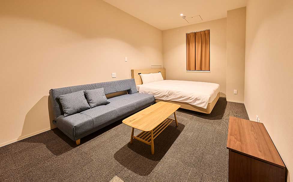 PRIVATE ROOMS
