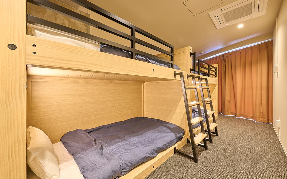 PRIVATE ROOMS