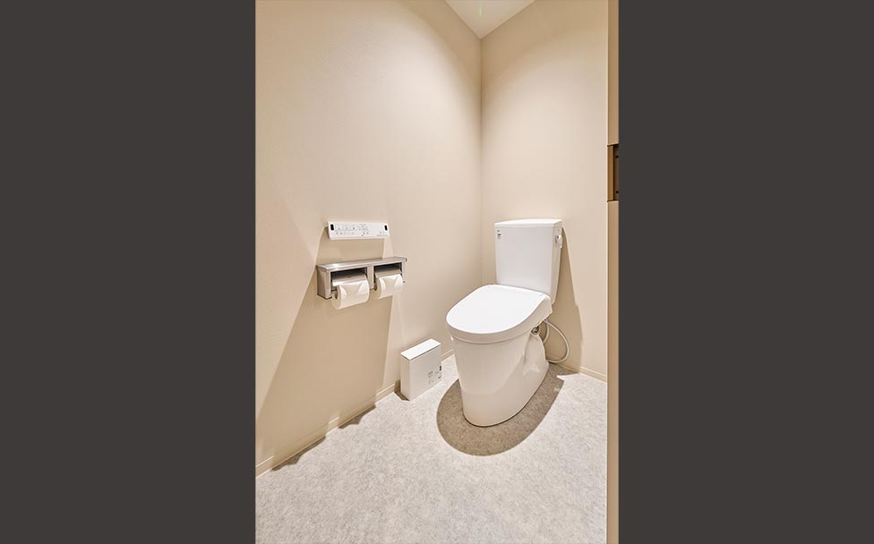 PRIVATE ROOMS