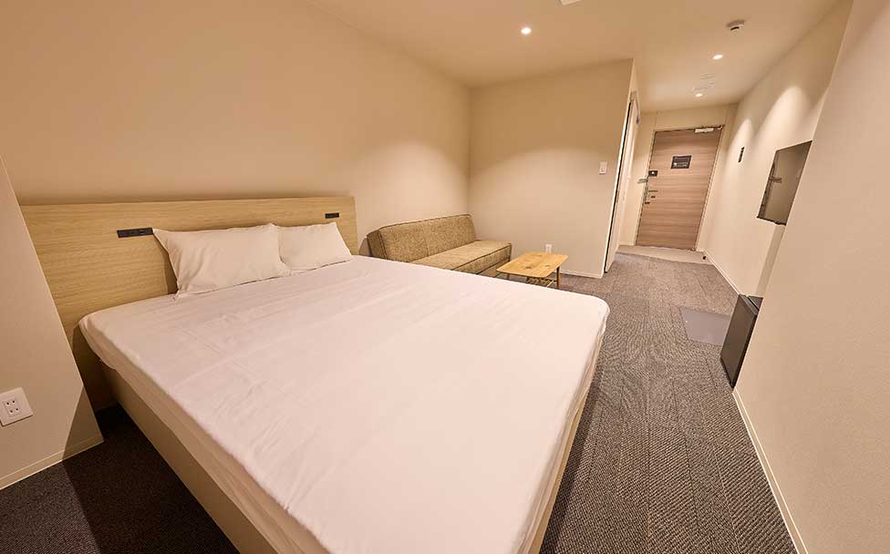 PRIVATE ROOMS