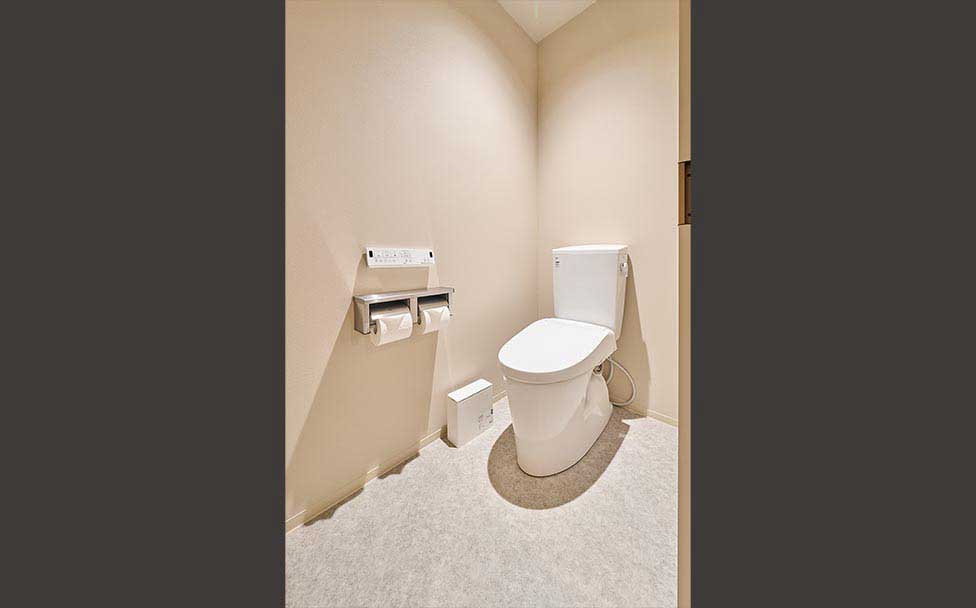 PRIVATE ROOMS