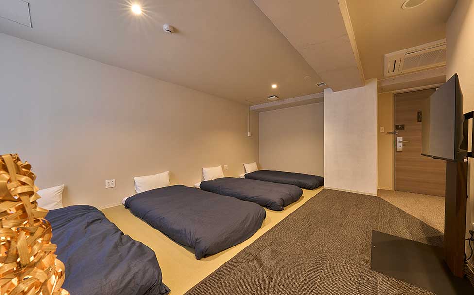 PRIVATE ROOMS