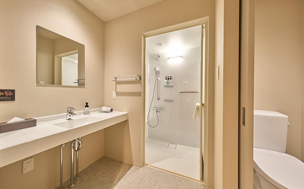 PRIVATE ROOMS