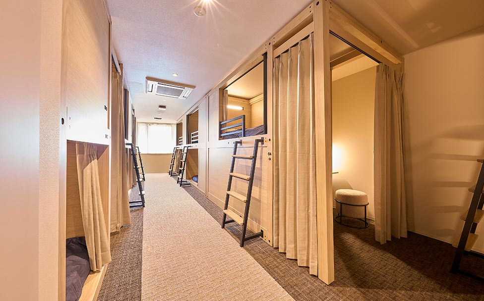 PRIVATE ROOMS